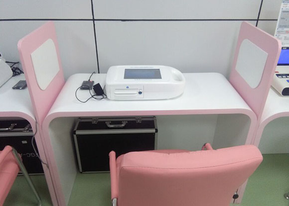 寶雞市人大代表參觀健康小屋 寶雞市人大代表參觀健康小屋